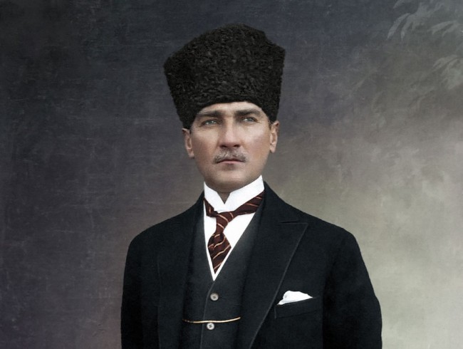 MUSTAFA KEMAL CEVAP VERİR